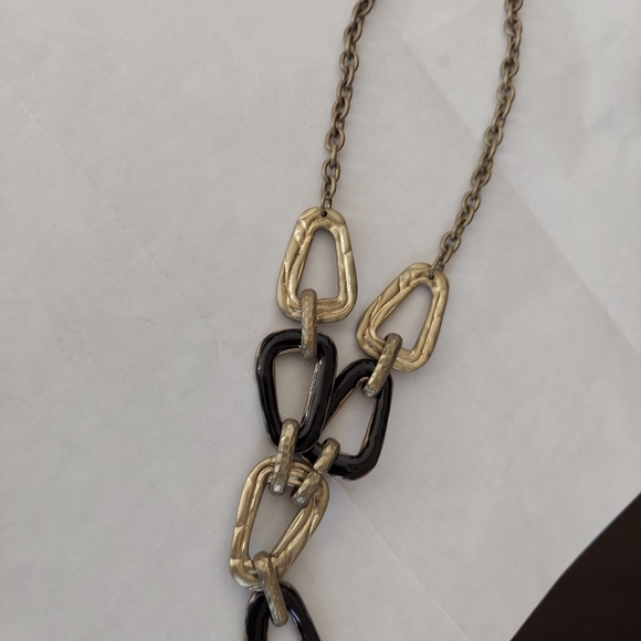 Necklace - Picture 1 of 3